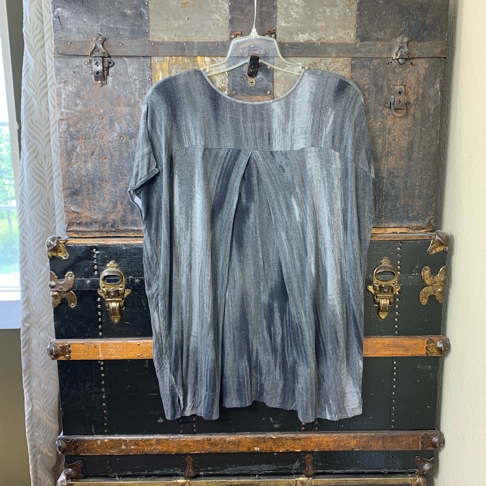 Lisa Rinna Collection M Grey Top - Picture 2 of 4